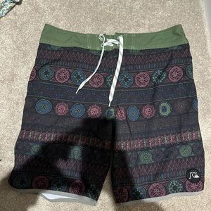 Quicksilver size 33 men’s bathing suit